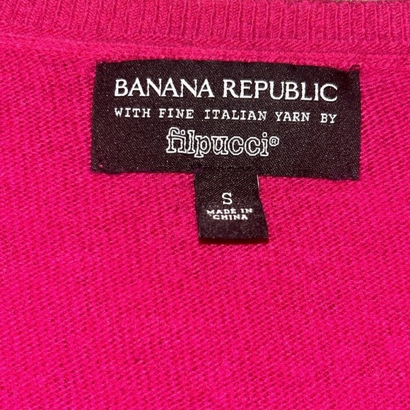 Women’s Small Banana Republic Sweater- has some pulling as shown in pics - Picture 3 of 6
